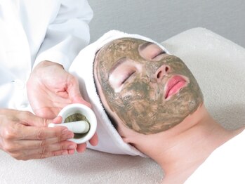 ソリッジ肌管理室の写真/【お肌の土台作りをしっかりケア】お肌のターンオーバーを整えて、内側から艶プル透明肌に♪お化粧ノリも◎