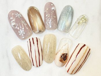 ネイルサロン ヴェリィ 横浜店(NAIL SALON Very)の写真/上品かつハイセンスなデザイン多数♪使用するジェルにもこだわり,丁寧な施術で長持ち♪スクール併設サロン!