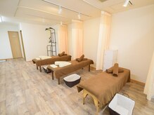 清潔感のある、広々とした店内です♪ベビーカーでの来院OK＊