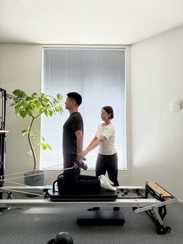 スタジオ ロア(Studio LOA)の写真/長時間のデスクワークやスマホ姿勢で固まった身体の姿勢矯正を！