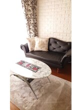 ユアーズ(YOURS)/《サロン内観》