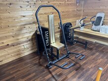 ディーズ(Deeds)/猫背、巻き肩の改善へ