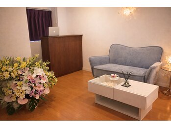 リラクゼーションサロン プレシャス(Precious)/受付と待合室♪