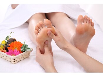 ねこのての写真/なかなか抜けない足の疲れやむくみに！オイルフットケアともみほぐしで整える♪