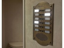 nuim表参道店　ネイル/ジェルネイル/ニュアンスネイルの雰囲気（ヨーロッパの建物のような内装）