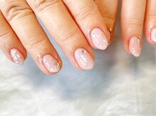 ネイルサロン イントゥ(into_)/乳白ピンク　ストーン　ドット