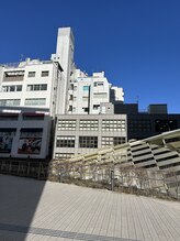 ムーンストーン(Moonstone)/外苑前駅を出ると見えます