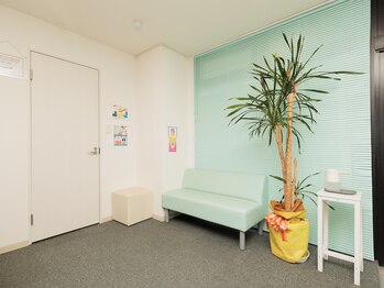 ファーストストレッチ/店舗内観［待合室］