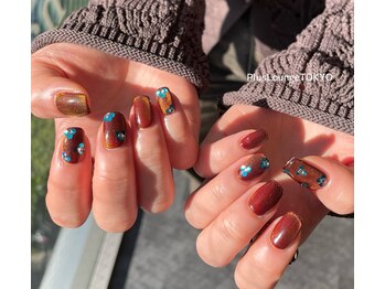 プルースラウンジ トウキョウ(Plus Lounge TOKYO)/マグネット×ホロお花ネイル