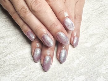 ジュリネイル(JULIE NAIL)の写真/仕事帰りにも◎9時～21時営業◆抜群のフォルムが◎【10本マグネットネイル★ぷるマグ変更無料4700円】