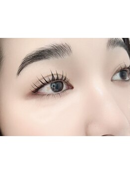 ナチュラル上品な目元にしたい