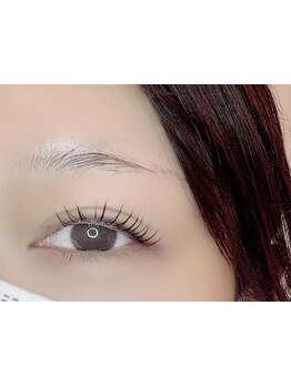 ナチュラル上品な目元にしたい