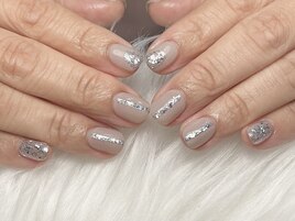 大人上品グレージュ×ラメライン