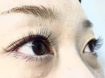 ミニョンアイラッシュデザインサロン 金剛店/ブラック&ブルーのMIX