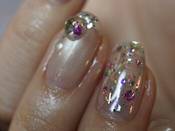 マイネイル(M.nail)の写真/おまかせデザインで指先から華やかに!自爪を痛めないフィルインで4週間持ってストレスフリーを実現☆