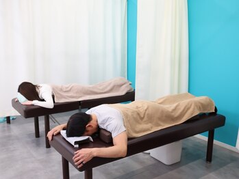 西宮ヤノ整骨院の写真/【阪神西宮駅すぐで通いやすい◎】友人・カップル・親子など、ペアでのご利用も大歓迎!!