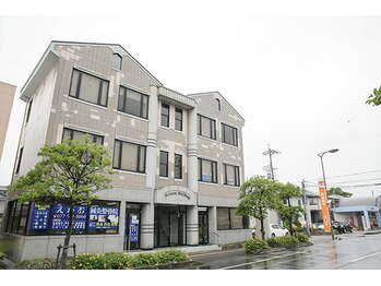 えがお鍼灸整骨院 栗東院/施設は3施設あり子供部屋もあり
