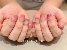 大人可愛いシンプルネイル