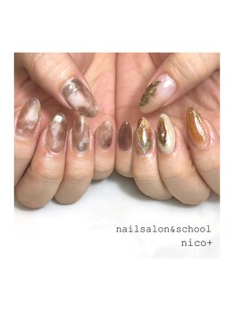 ニコ(nico+)/ブラウン左右非対称ネイル