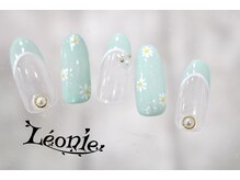 レオニー(Leonie)/フラワーフレンチネイル
