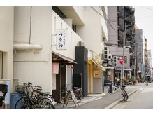 シックビューティバー(Chic Beauty Bar)/うを卯様とDELI樣の間に入り口