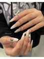プラス エワル 四日市(PlusEwalu) ベイビーブーマとムーンシールでy2kっぽく♪