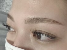 クルン(KURUN)/ハリウッドブロウリフト