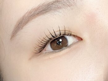 リーウ(leeu)の写真/《ダメージレスまつ毛パーマ¥6500→¥5800》まつ毛をケアしながらナチュラル上品で美しい目元が叶う★