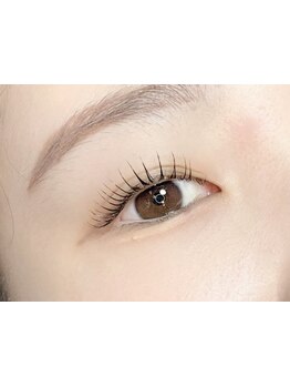 ナチュラル上品な目元にしたい