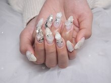 グラシアス(Gracias)/ゴテゴテパーツチークネイル