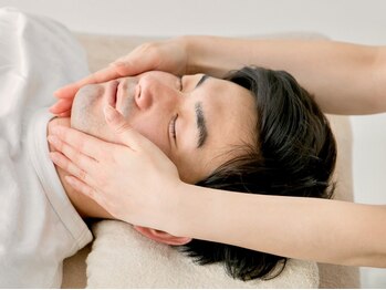 ブロウズ 新橋店(BROWS)の写真/《毛穴ケアで垢抜け美肌に!》毛穴洗浄フェイシャル ¥4980 明るいツルツル肌に!