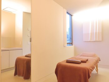 イーピーアザブ(EP AZABU)の写真/完全個室で、誰にも邪魔されない贅沢時間を♪広々とした空間で、心も体もリラックス!あなただけの癒しを。