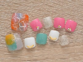 《FOOTの季節♪》フラワーネイル