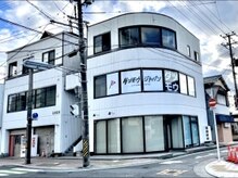 ジャパン 山口下松店(JAPAN)の雰囲気（【場所】ホルモン横丁下松横にあります、商業ビル2Fが店舗です）