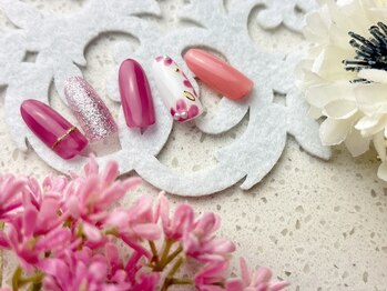 ネイルサロン&スクール ジーナ(GINA)/大人可愛いフラワーネイル