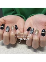 ブラックのアートでクールに!