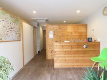 整体院 蒼凪の雰囲気(落ち着いた雰囲気の受付ロビー)