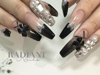 レディエントネイルズ(RADIANT Nails)の写真/長さ出しでしか出来ないデザインを♪ゴテゴテアートもセンス抜群！ロングネイル大好きさんにピッタリ☆☆
