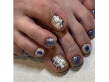 カイヤナイト(Nail Salon Kyanite)の雰囲気（サンダルの季節、大人女性に♪手描きフラワー×天然石デザイン）