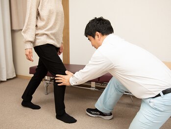 笠原カイロプラクティックオフィス/ヒザの動作検査