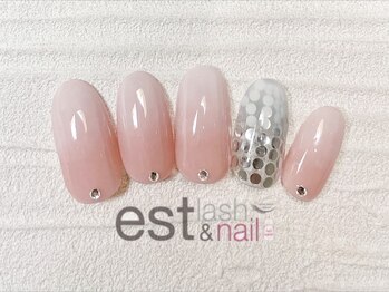 エストラッシュアンドネイル 銀座店(est lash&nail)/ベイビーブーマ―　乳白色ネイル