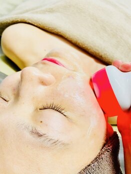 ココナチュラル(coco natural)の写真/お顔の筋膜リリース♪マシン×手技で徹底アプローチ◇表情筋のこわばりを解消してスッキリかろやか小顔へ！