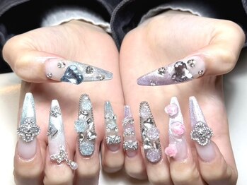 リュウ(Ryu)の写真/イベント前や推し活にぴったり★豊富なカラーやパーツをご用意！あなただけのデザインネイルで気分UP◎