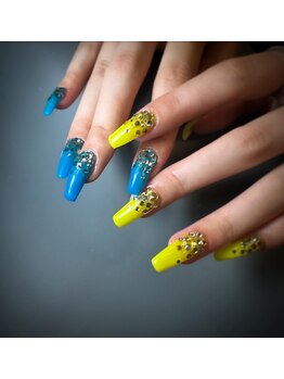 ジャミーラゾフル(Jamila-zohr)/ターコイズブルー×イエロー