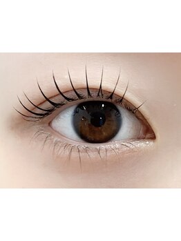 ナチュラル上品な目元にしたい