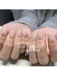 ヌーディーカラーにキラキラ！