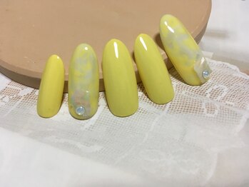 ネイルズティンク(Nails.tink)/イエローマーブル×カットシェル
