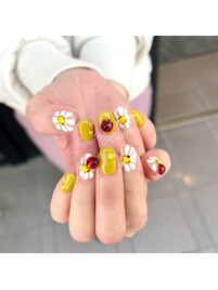 てんとう虫で入学式ネイル
