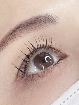 ナチュラル上品な目元にしたい