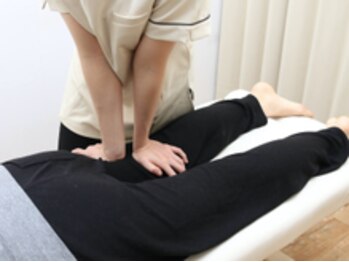 パウワウ メルサ自由が丘店/もも裏ほぐしで、足の疲れをケア